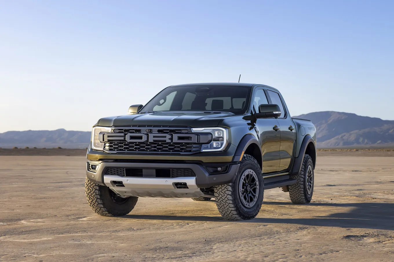 Ford’s New Dirt Dominator Is the 2024 Ranger Raptor - Newsweek
