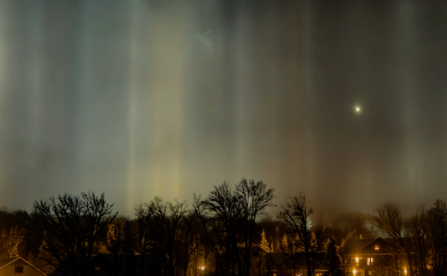 2320703-light-pillars-vermont.