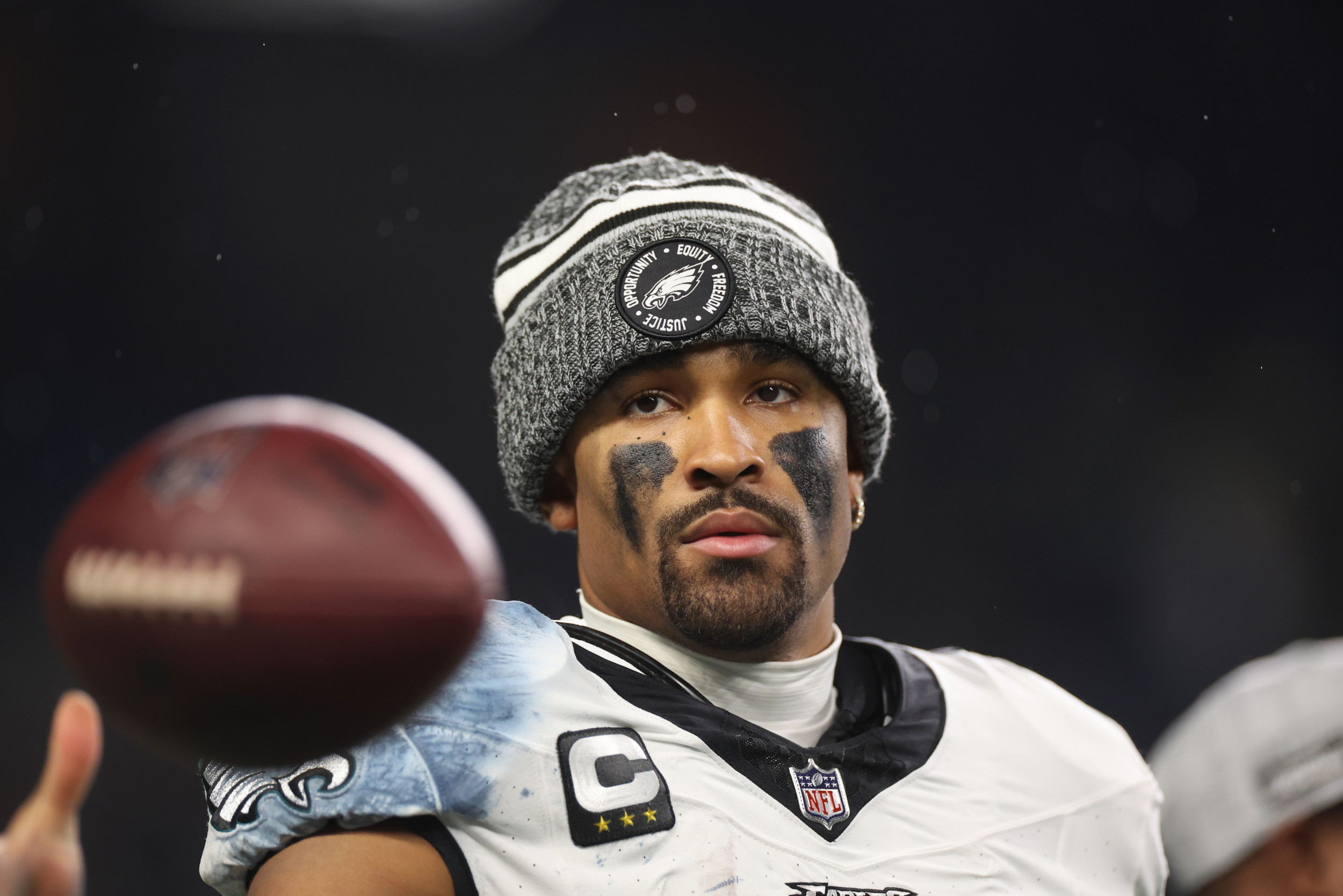 Former NFL Champ Urges Eagles to Challenge Jalen Hurts