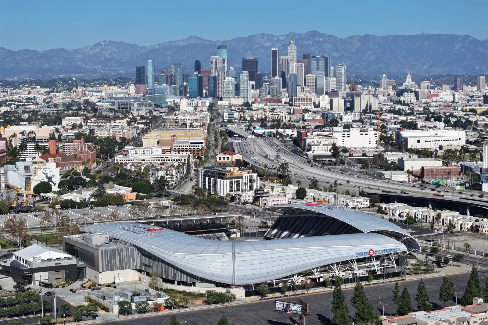 Americans Are Fleeing Los Angeles More Than Anywhere Else for First Time -  Newsweek, image size:1600x1066