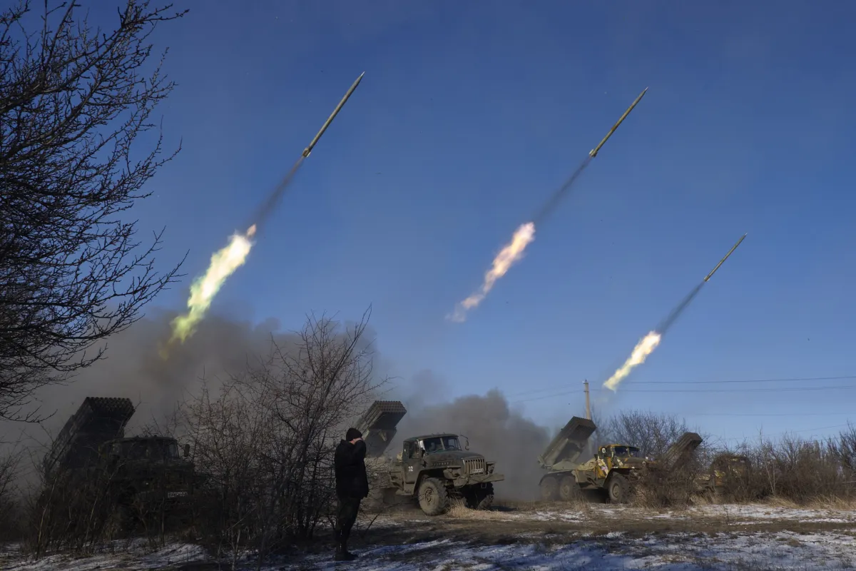Russia Loses 36 Artillery Systems, 22 APVs in a Day: Ukraine - Newsweek