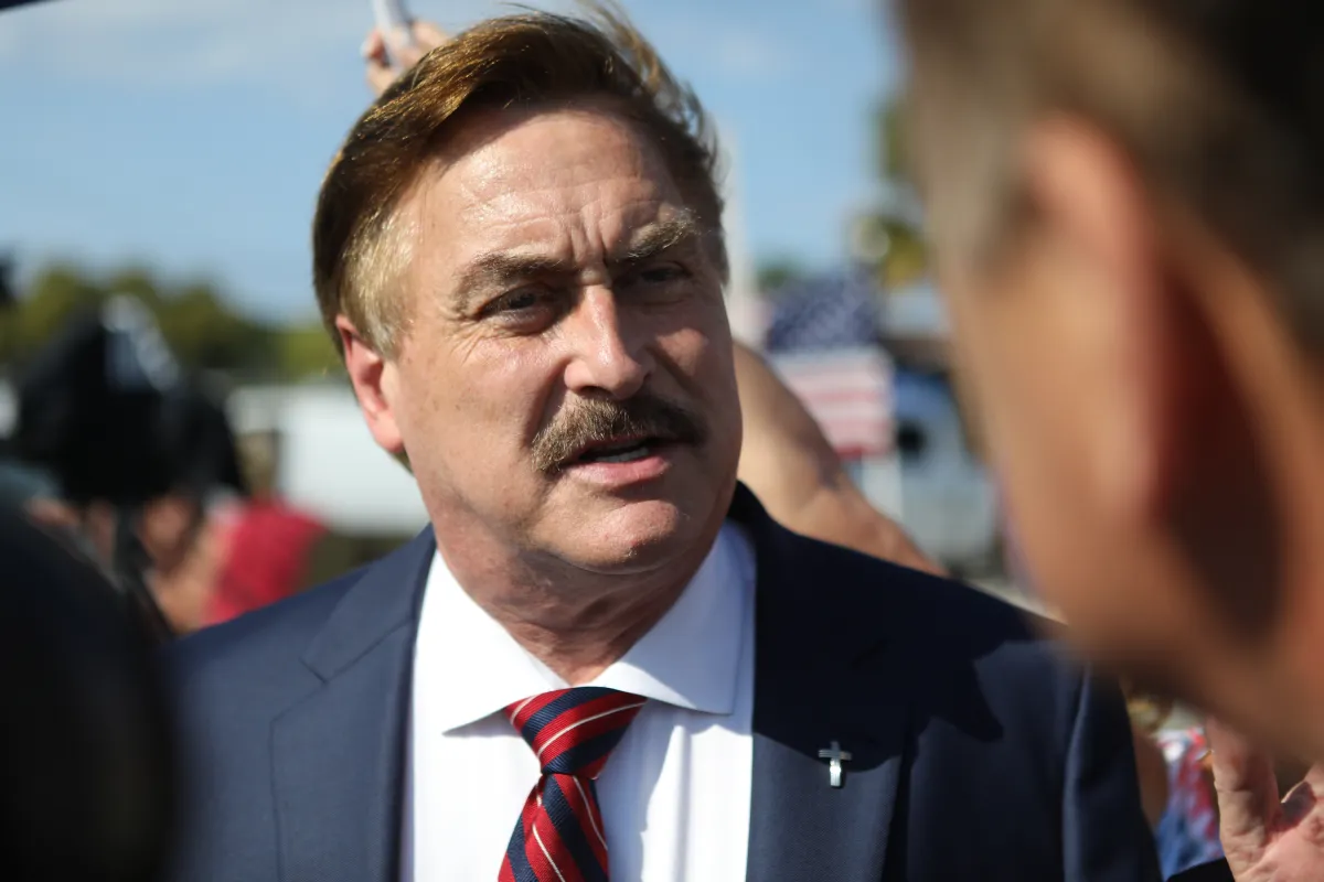 Lindyll Mike Lindell Says Fox News Has Dropped MyPillow - Newsweek