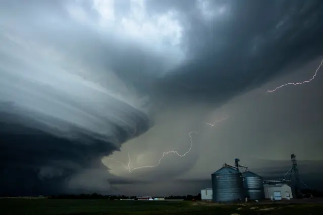 supercell storm nebraska krystle wright
