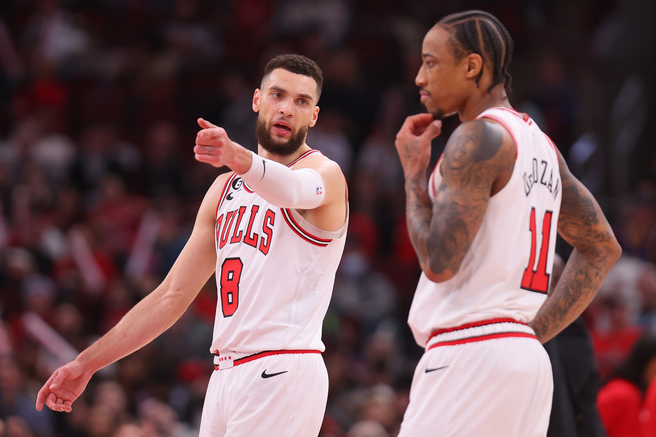 DeMar DeRozan continues to carry the scoring load for the Chicago Bulls  with Zach LaVine out: 'The midrange game is a lost art, and DeMar (has)  mastered that' – Chicago Tribune, image size:2500x1666