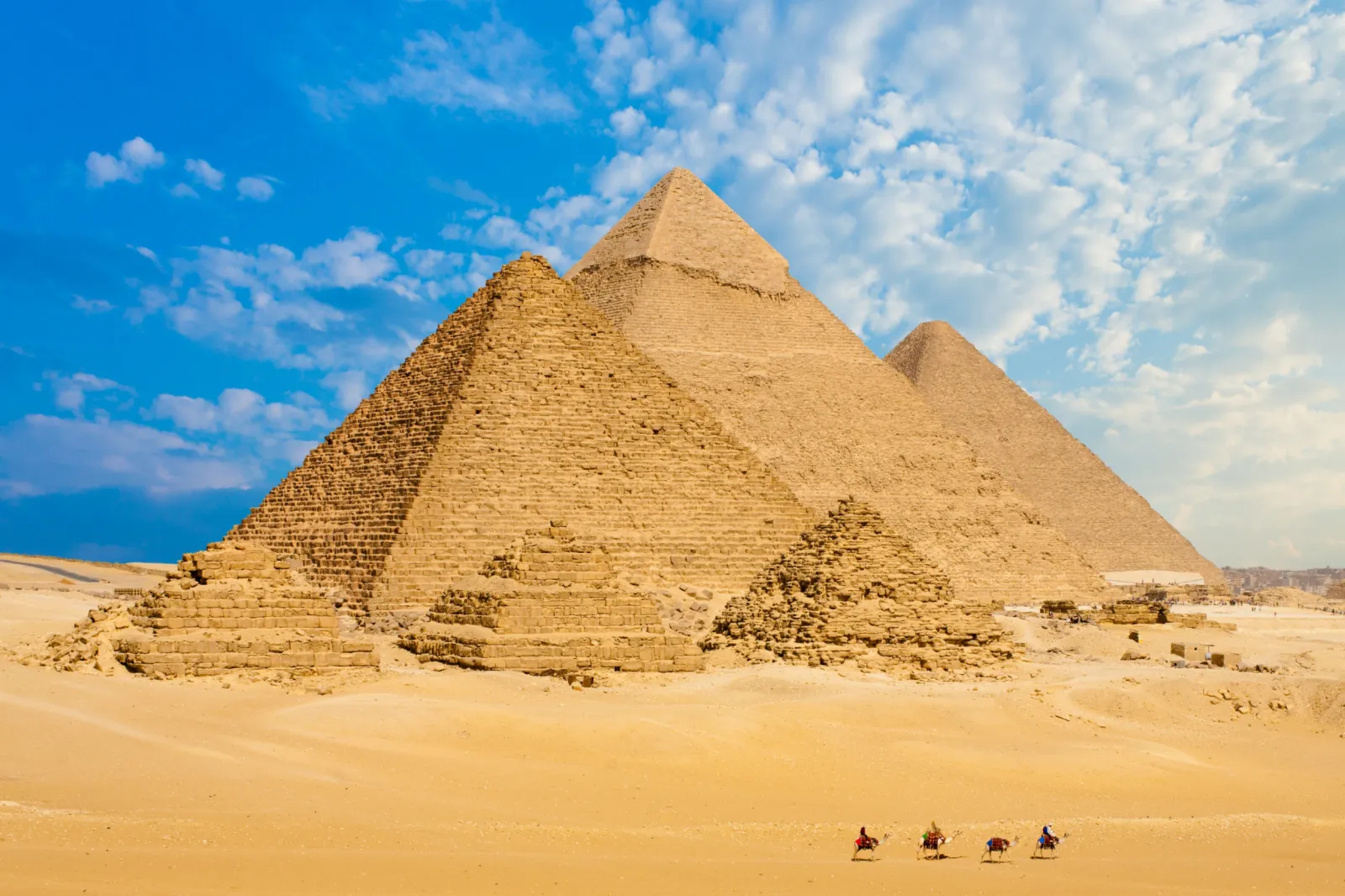 Archaeologists Discover Mysterious Underground 'Anomaly' Near Giza Pyramids  - Newsweek