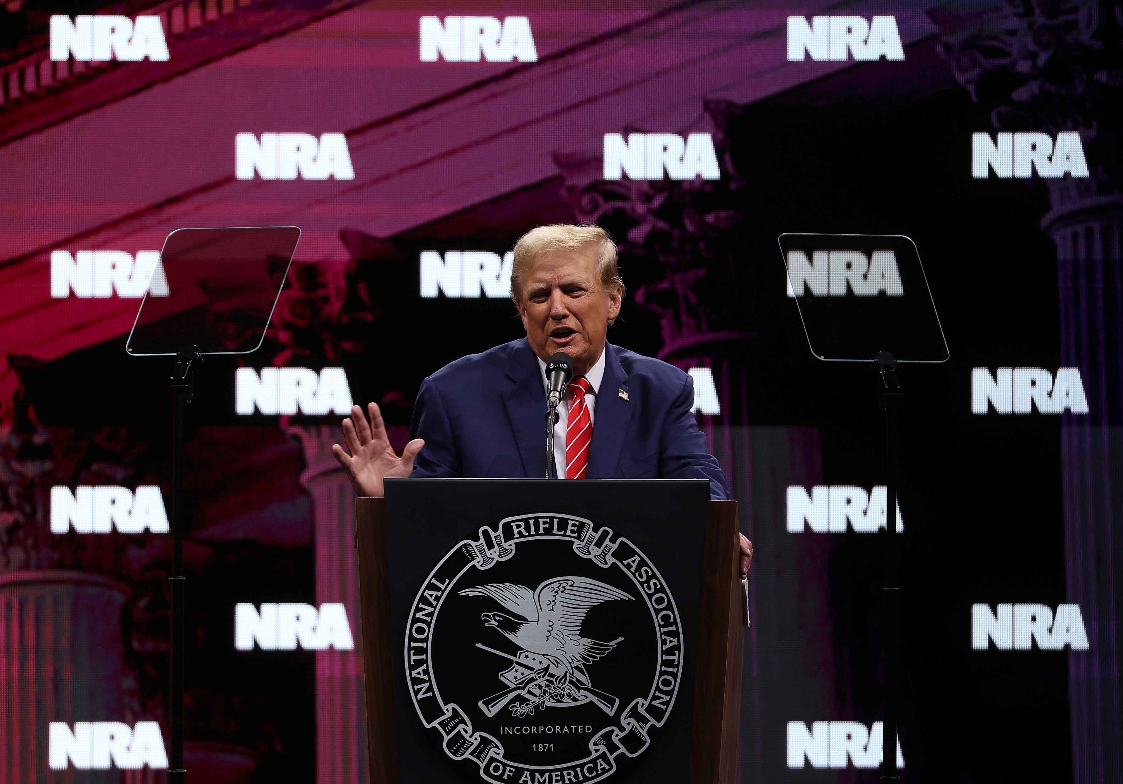 Donald Trump's 'Glitch' During NRA Speech Raises Questions - Newsweek