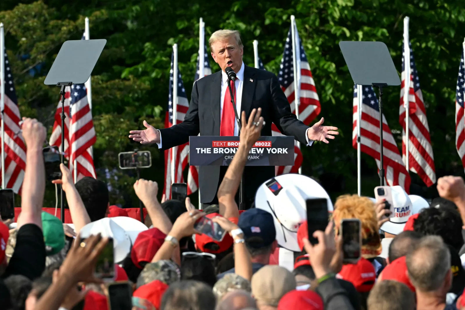 Conservatives Warn Trump Supporters About Rally - Newsweek