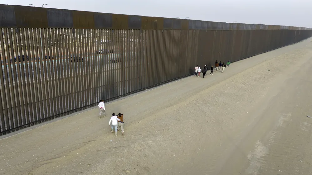 Texas Democrat Praises Greg Abbott Amid New Border Wall Construction ...