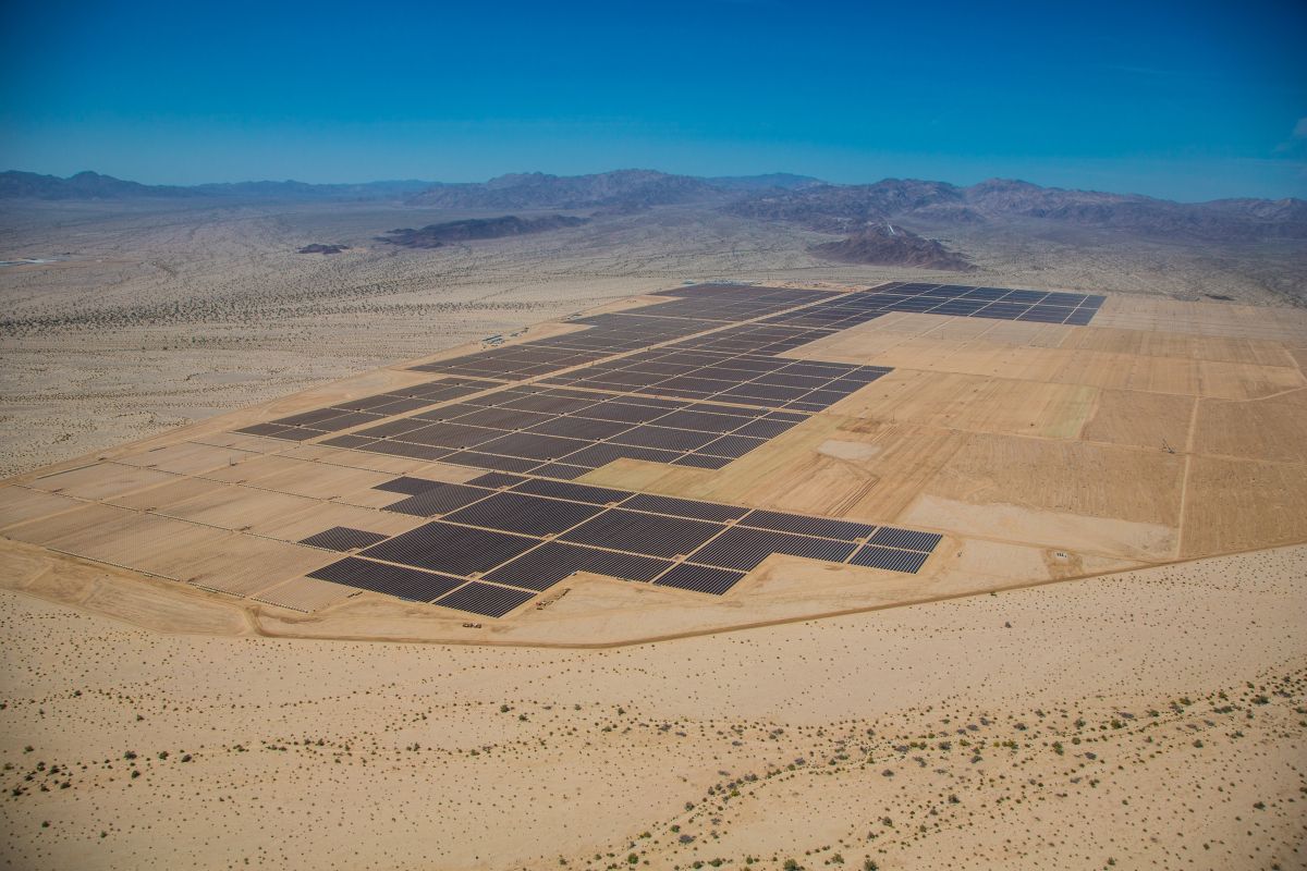 5 Biggest Solar Projects in the US - Newsweek