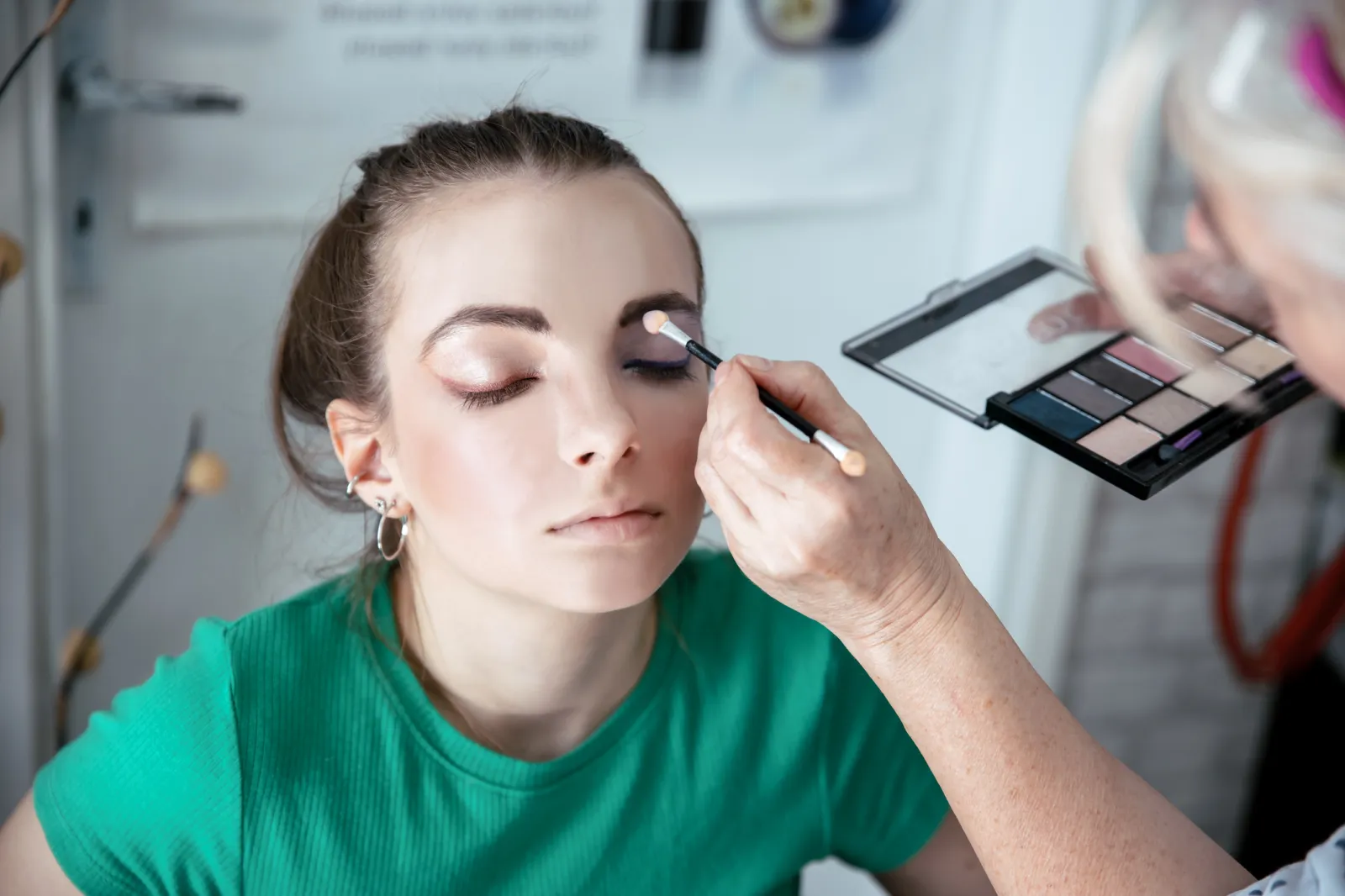 Teen Has Dilemma the Night Before Prom, Parents Come to Rescue&mdash;&rsquo;Team Work&rsquo;