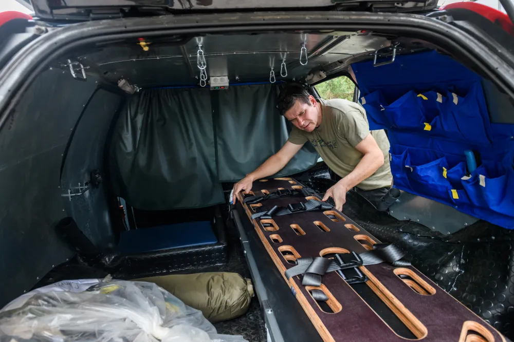 US Ally Hands Ukraine Cars Seized From Its Drunk Drivers - Newsweek