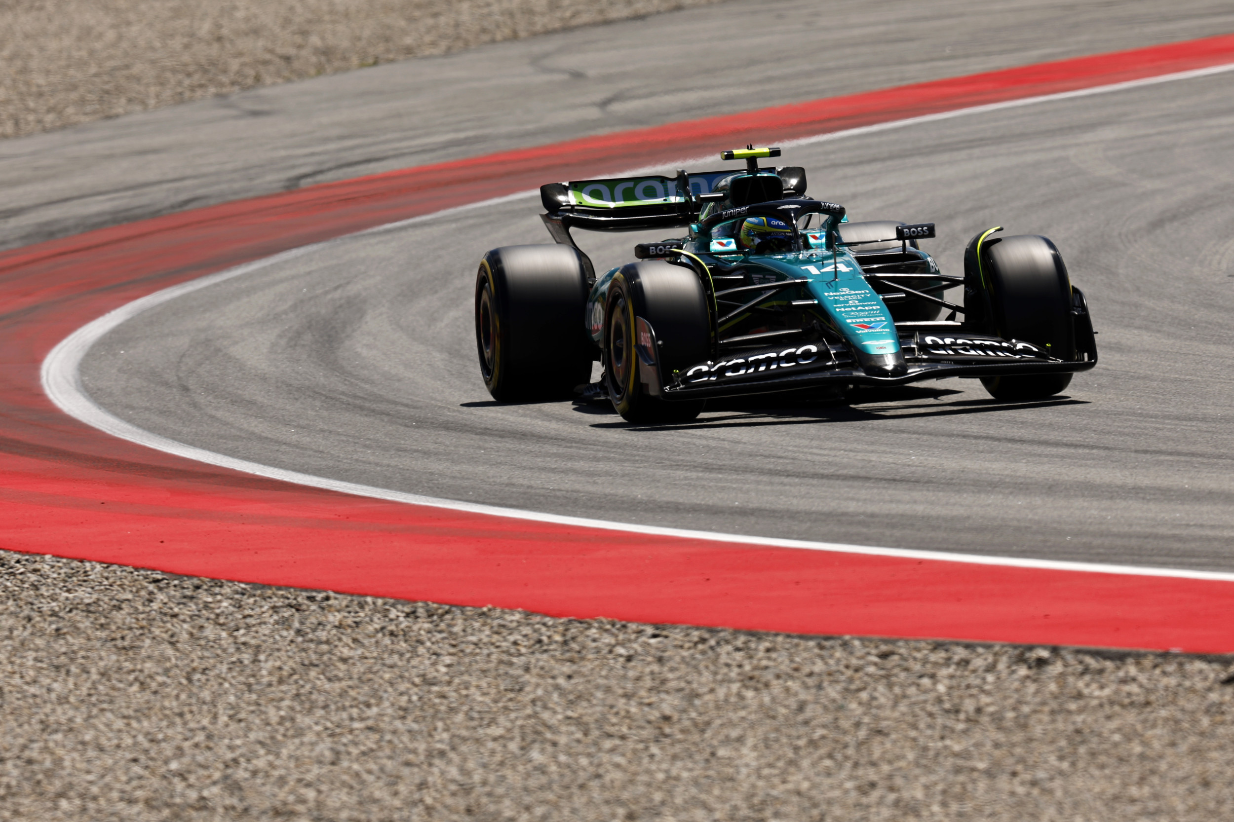 F1 Rumor: Aston Martin Finalises Deal With Crucial Ferrari Director -  Newsweek, image size:2500x1666