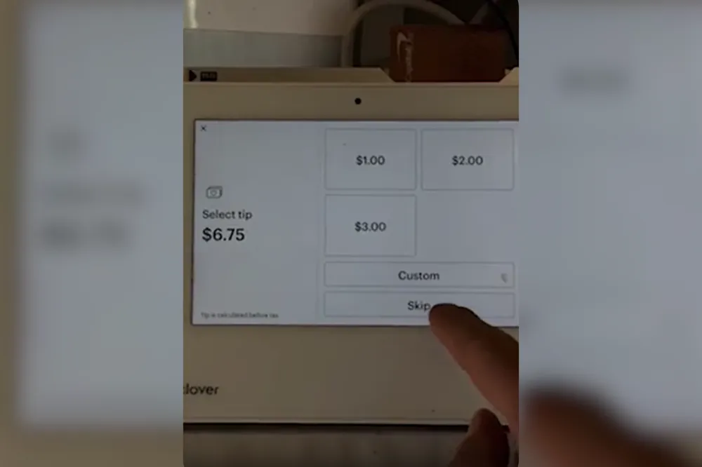 LA Resident Stopped Leaving Service Tips Altogether—Here’s Why - Newsweek