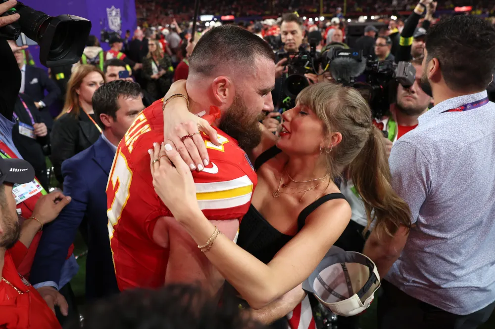Travis Kelce’s Taylor Swift Move Sends Internet Into Meltdown - Newsweek