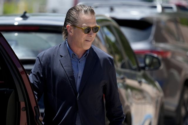 Jury Selection Begins in Alec Baldwin Involuntary Manslaughter Trial ...