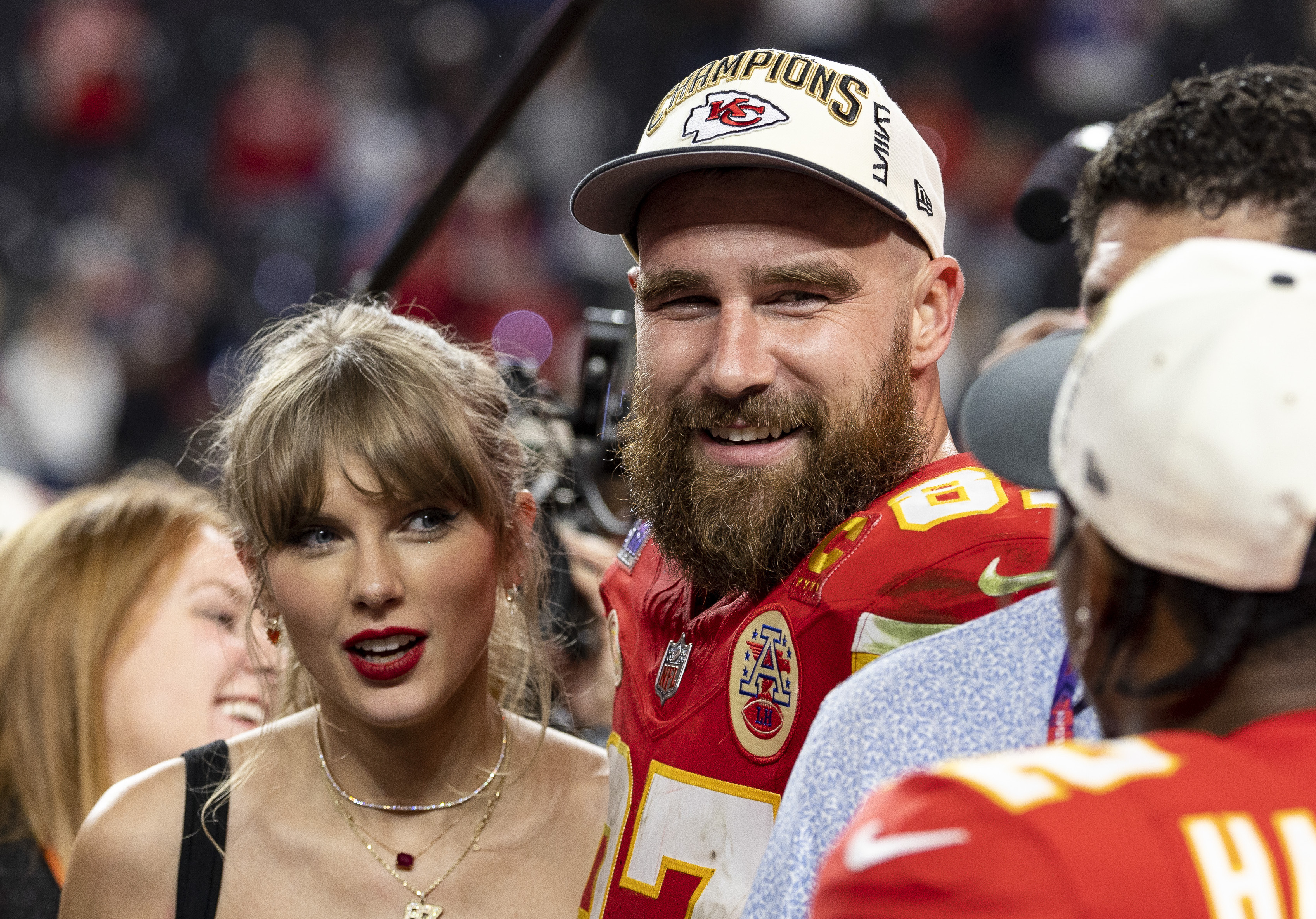 Travis Kelce Showed Love To Taylor Swif At Training Camp - Newsweek