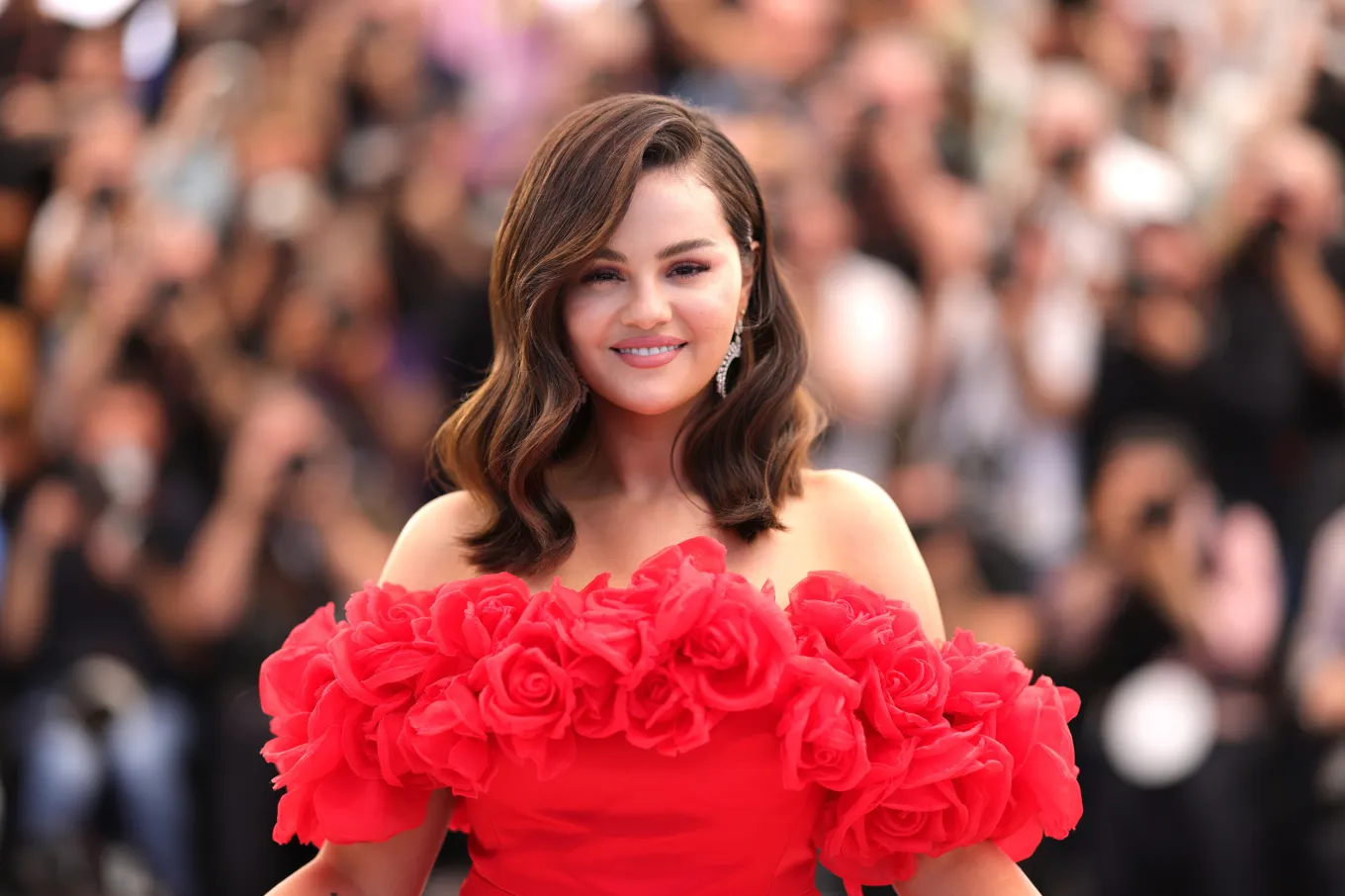 Selena Gomez Has a Poignant Response to Plastic Surgery Rumors Newsweek