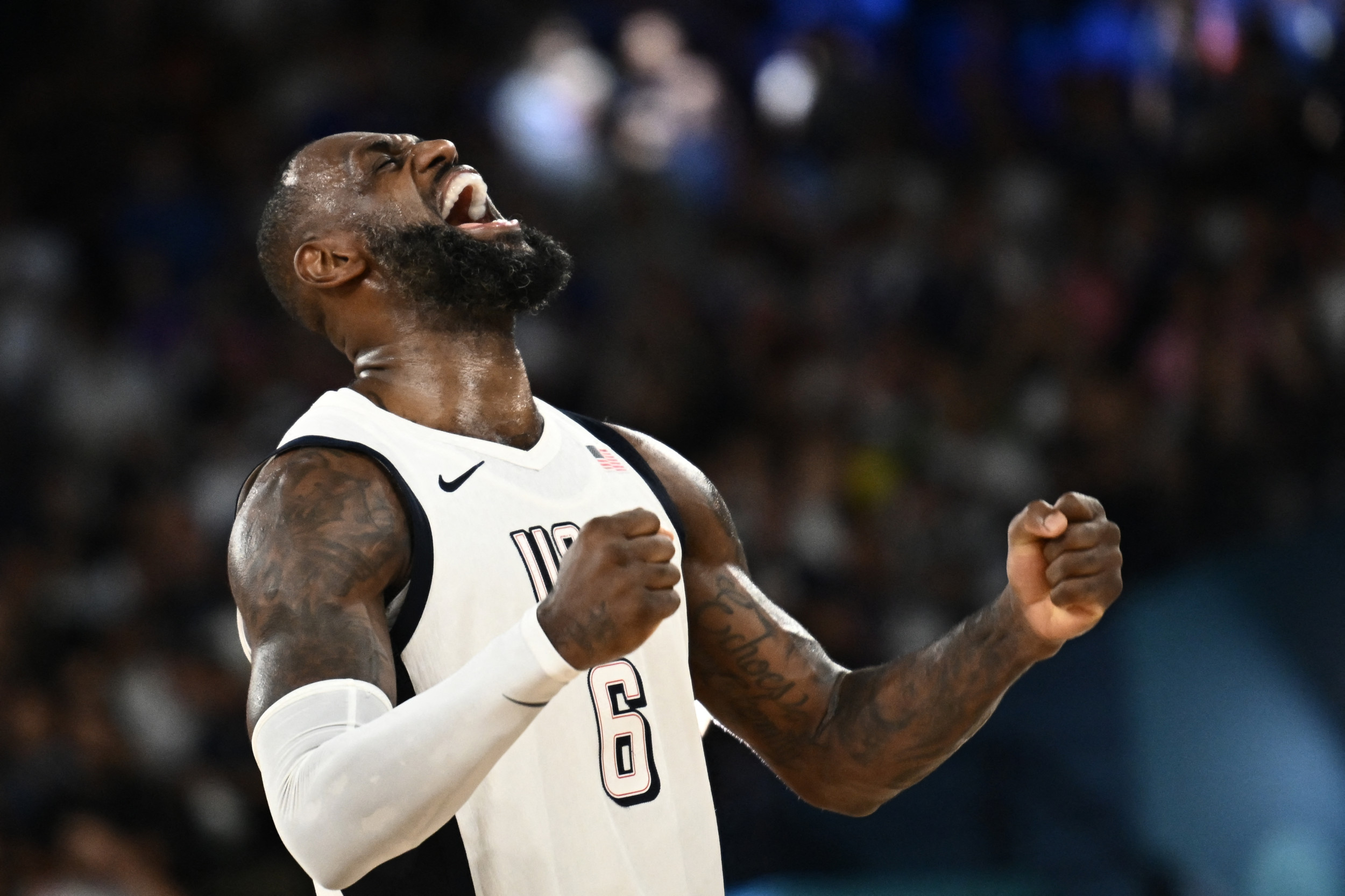 Lakers Superstar LeBron James May Join Ownership Group in Bid for