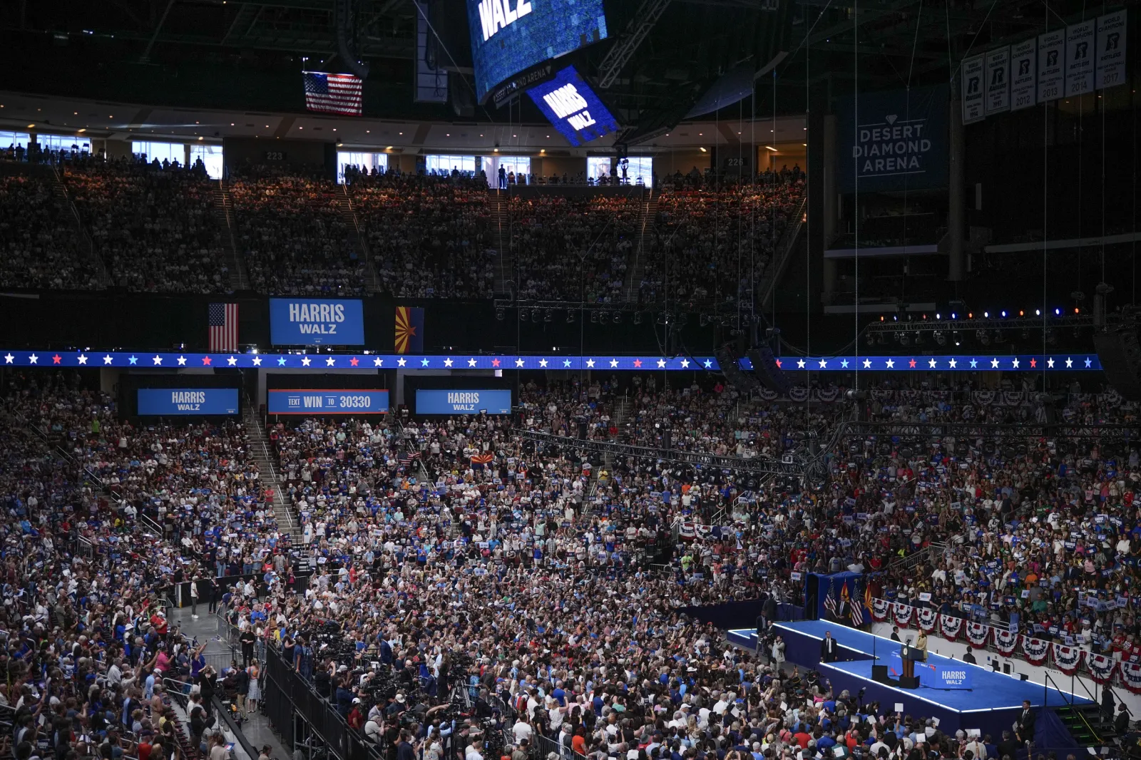 Donald Trump’s Arizona Crowd Size Compared to Kamala Harris’ - Newsweek