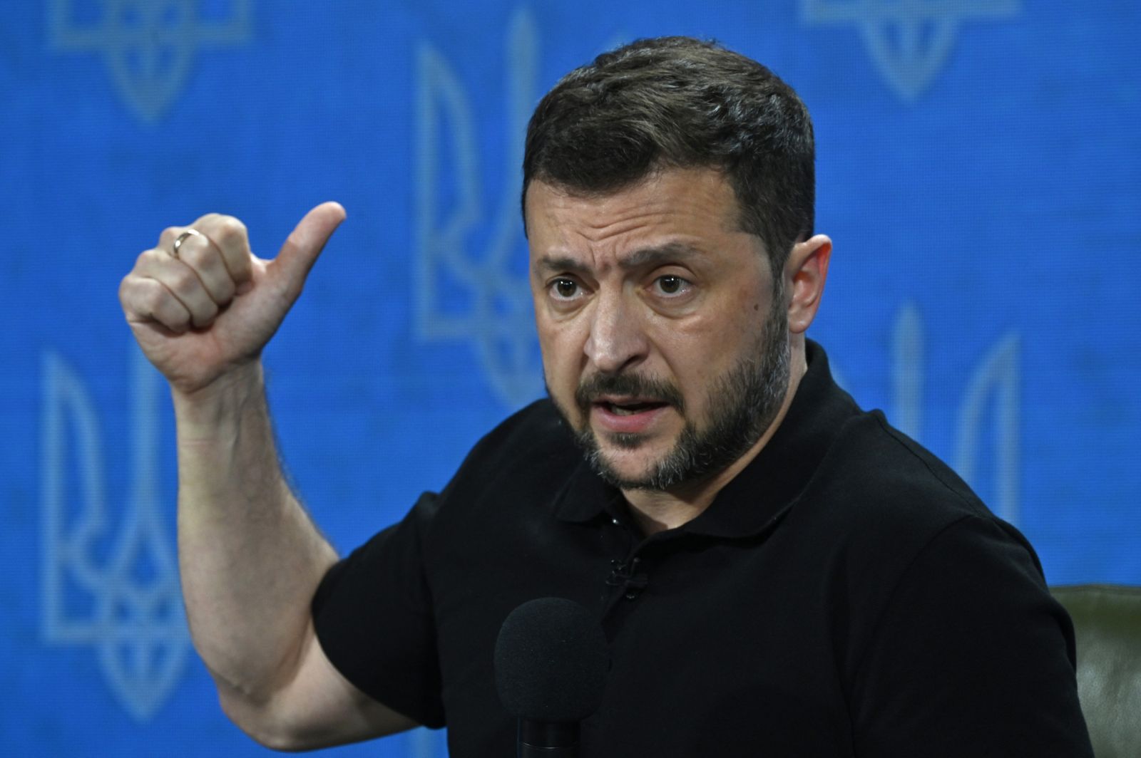 Zelensky Fires Ukraine's Air Force Commander After F-16 Crash - Newsweek