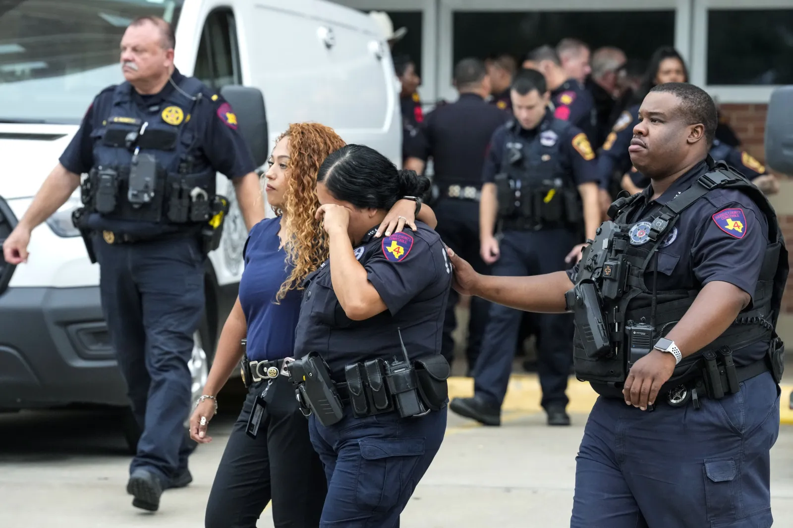 Suspect who Shot Texas Deputy Dead Arrested After Land and Sea Chase ...