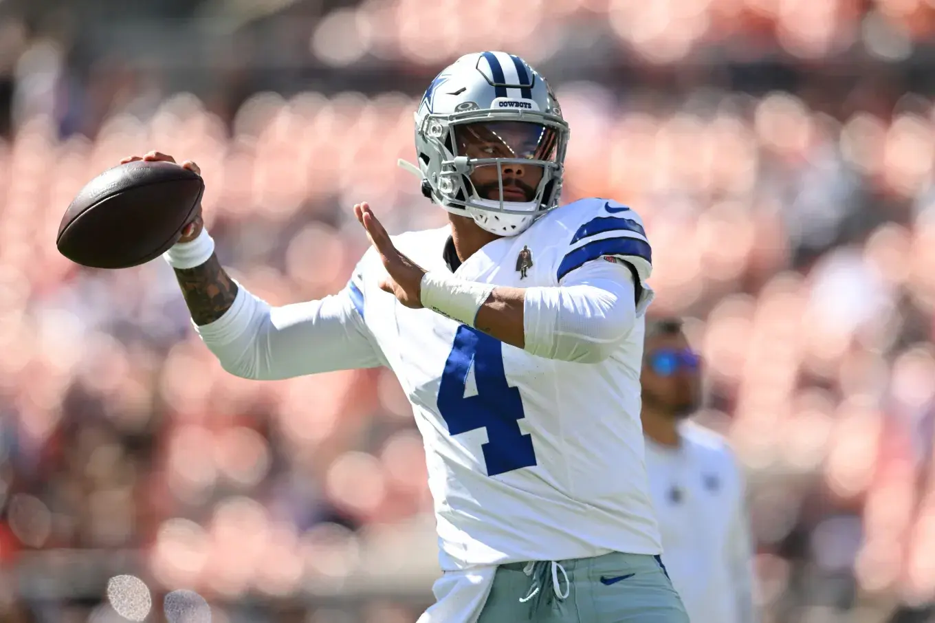 💥⭐ COWBOYS FIRESTORM 💣: Dak Prescott lights up the NFL with a brutal jab after 𝐓𝐫𝐮𝐦𝐩’𝐬 “Not giving me the Nobel Peace Prize is an insult to America” rant — “If peace were measured by noise, Trump would already have a whole trophy room!” 🤯💬 The press room burst into laughter, reporters couldn’t believe it, and social media went wild — but what Dak did seconds later turned the joke into pure chaos. Was it harmless banter or ... - smp