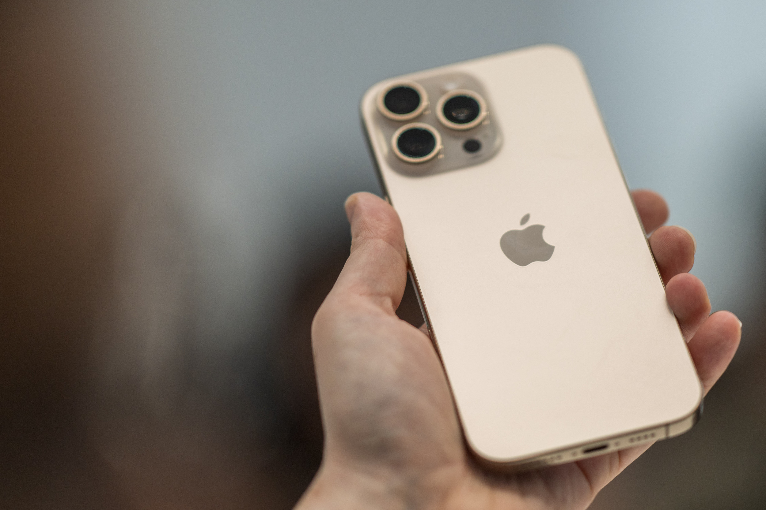 Apple iPhone 16e With 'Breakthrough Battery Life' Announced - Newsweek