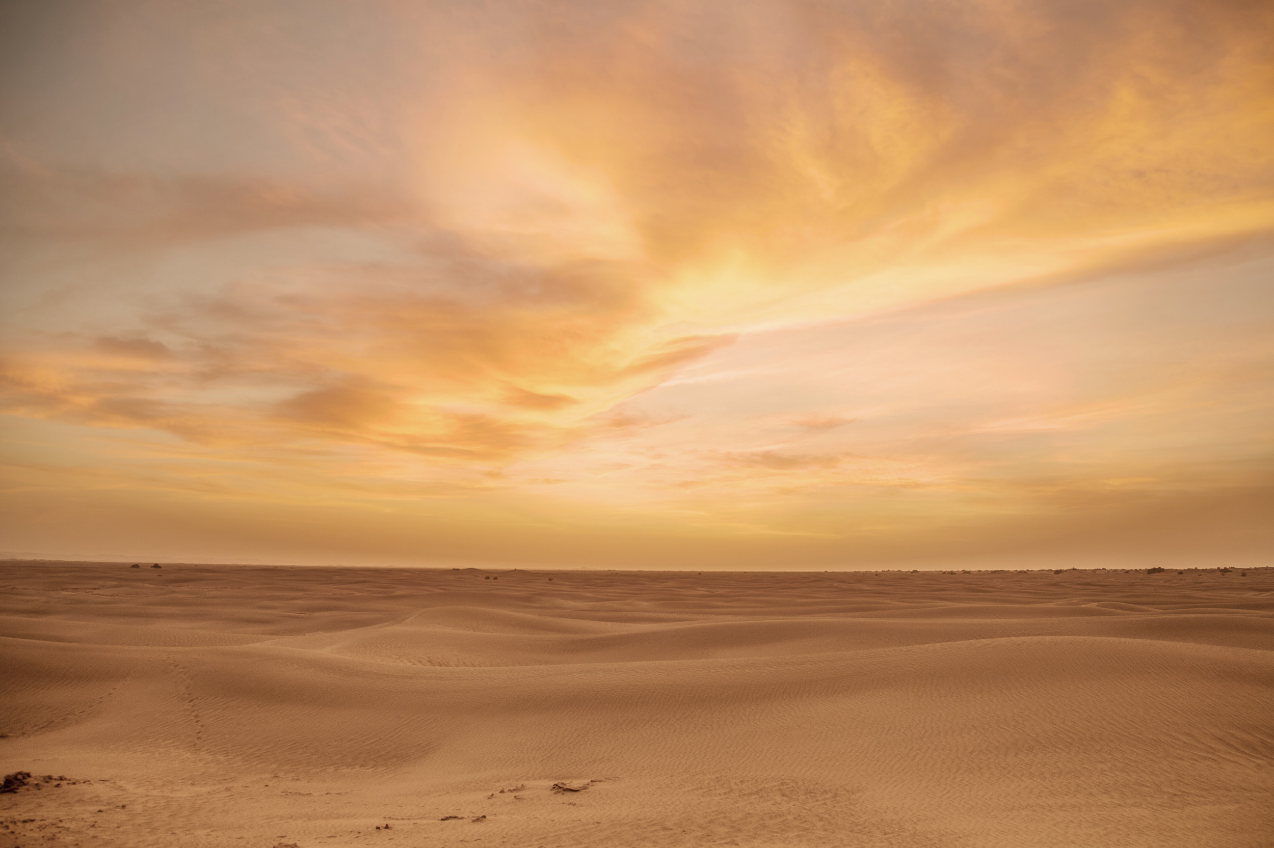 Before-and-After Photos Show Unusual Change in World's Largest Hot