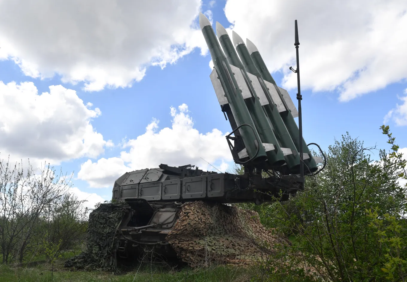 Ukraine Fires New NATO Skynex Anti-Aircraft Artillery System - Newsweek