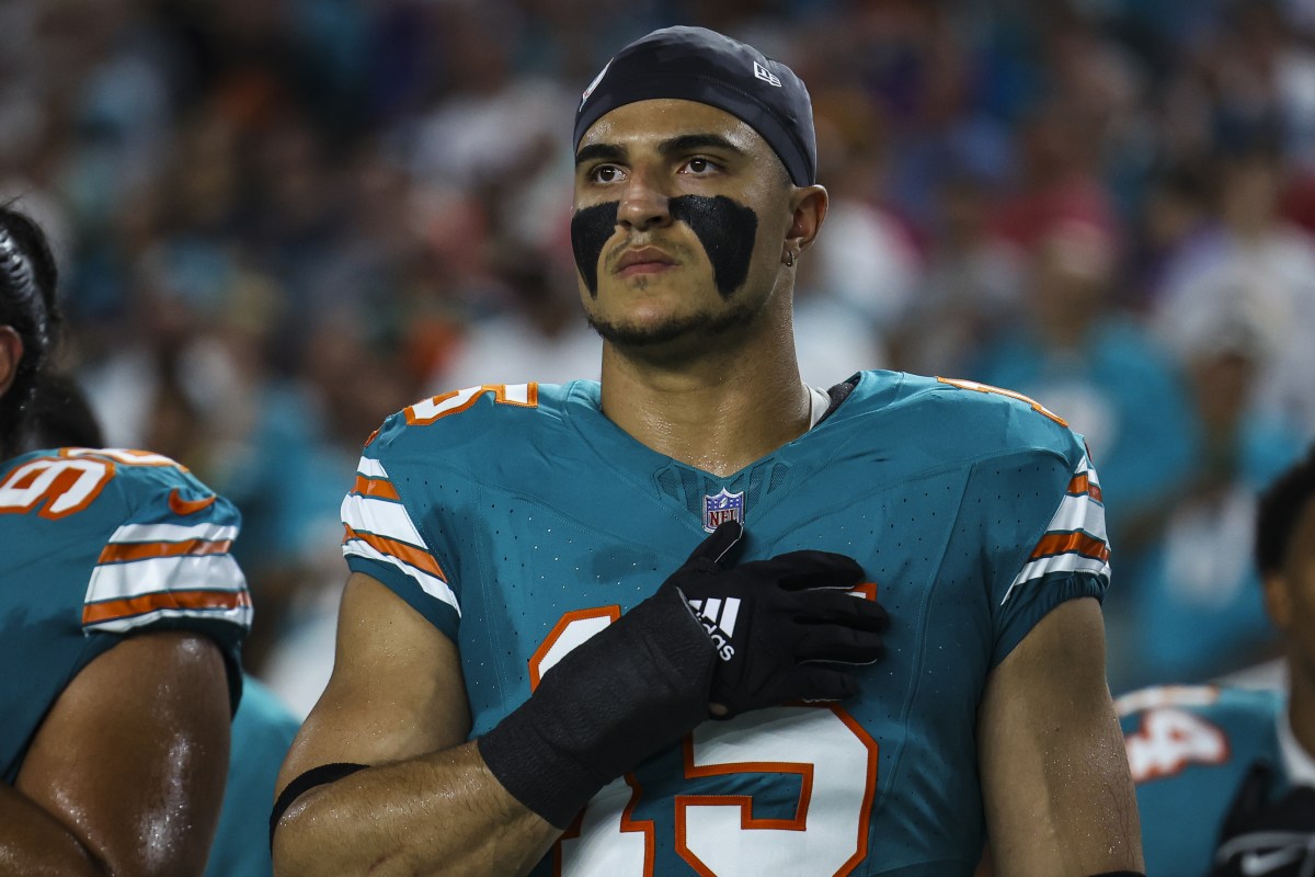 Cowboys Lose Out on Rumored Edge-Rusher Trade Target to Division Rival