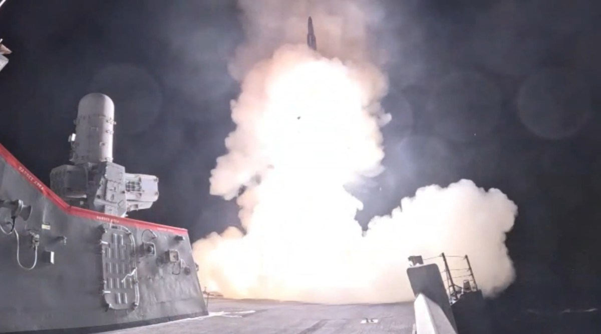 Videos Show US Navy Destroyers Intercepting Iran’s Ballistic Missiles - Newsweek