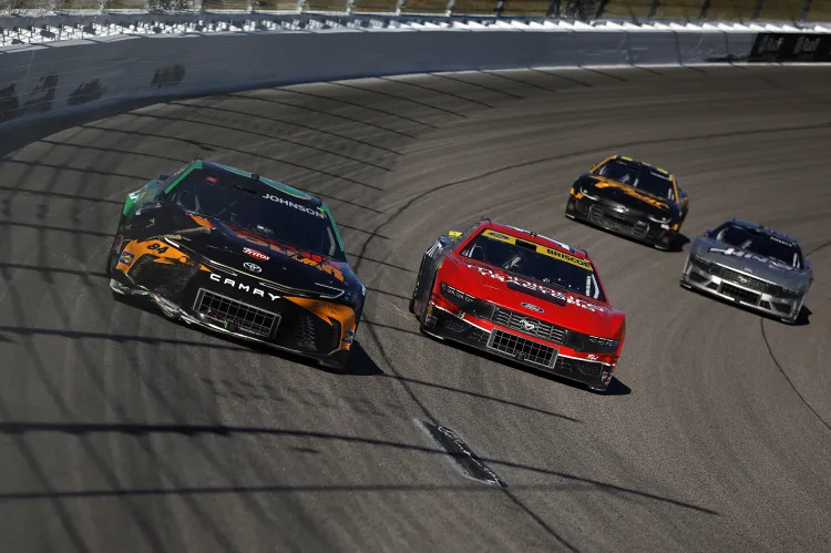 NASCAR Icon Receives Special Tribute At Sports Legends Event For ...