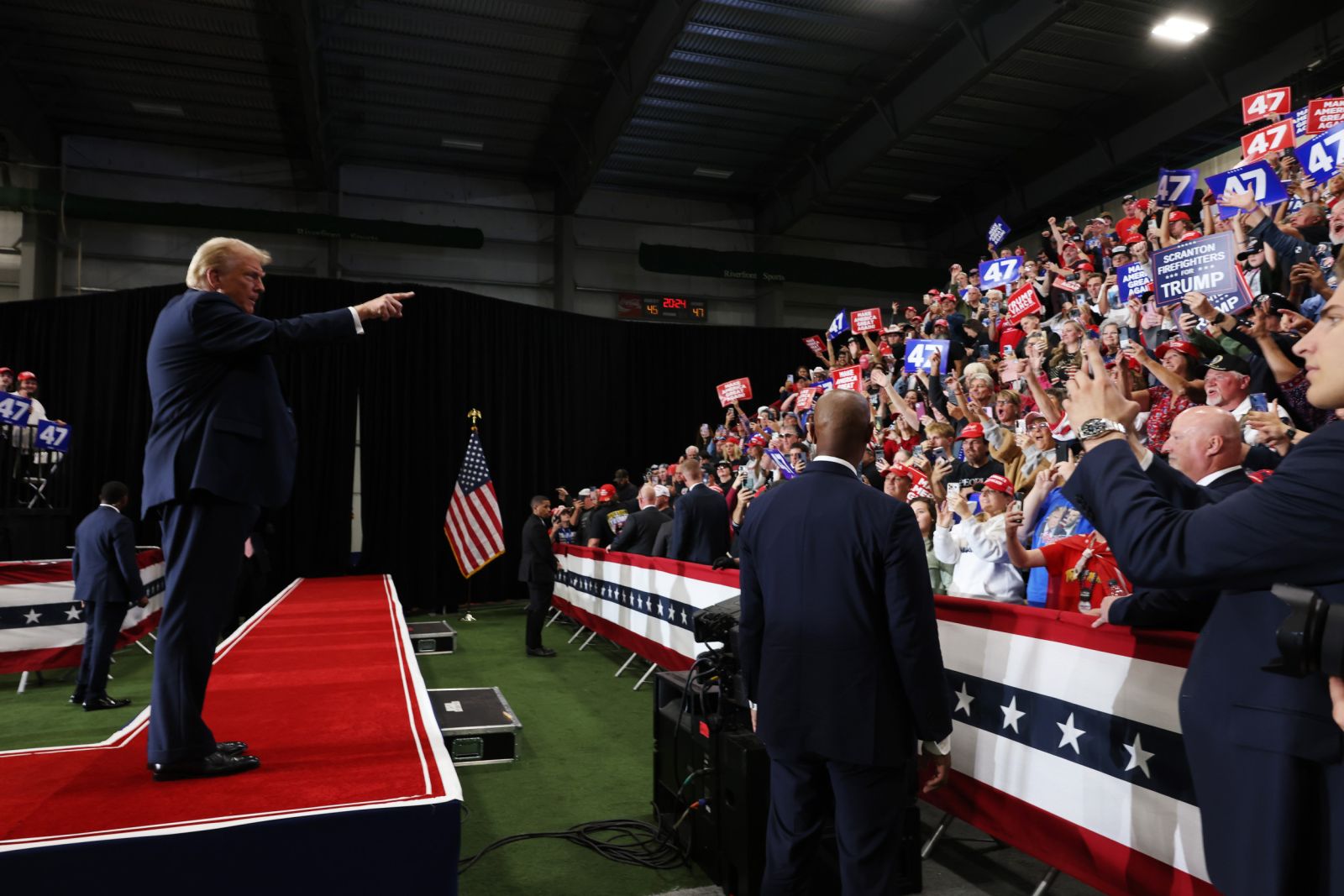 Trump Rally Paint Donald Trump Claims His Rally Is Sold Out in True-Blue Colorado - Newsweek