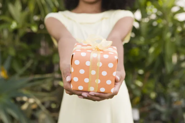 Woman Gives Mom Expensive Gift—What She Notices After Stuns: ‘Iconic’