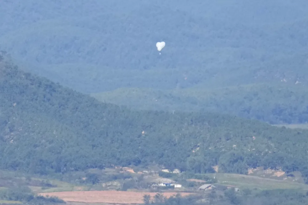 North Korean Trash Balloon Hits Seoul’s Presidential Compound - Newsweek