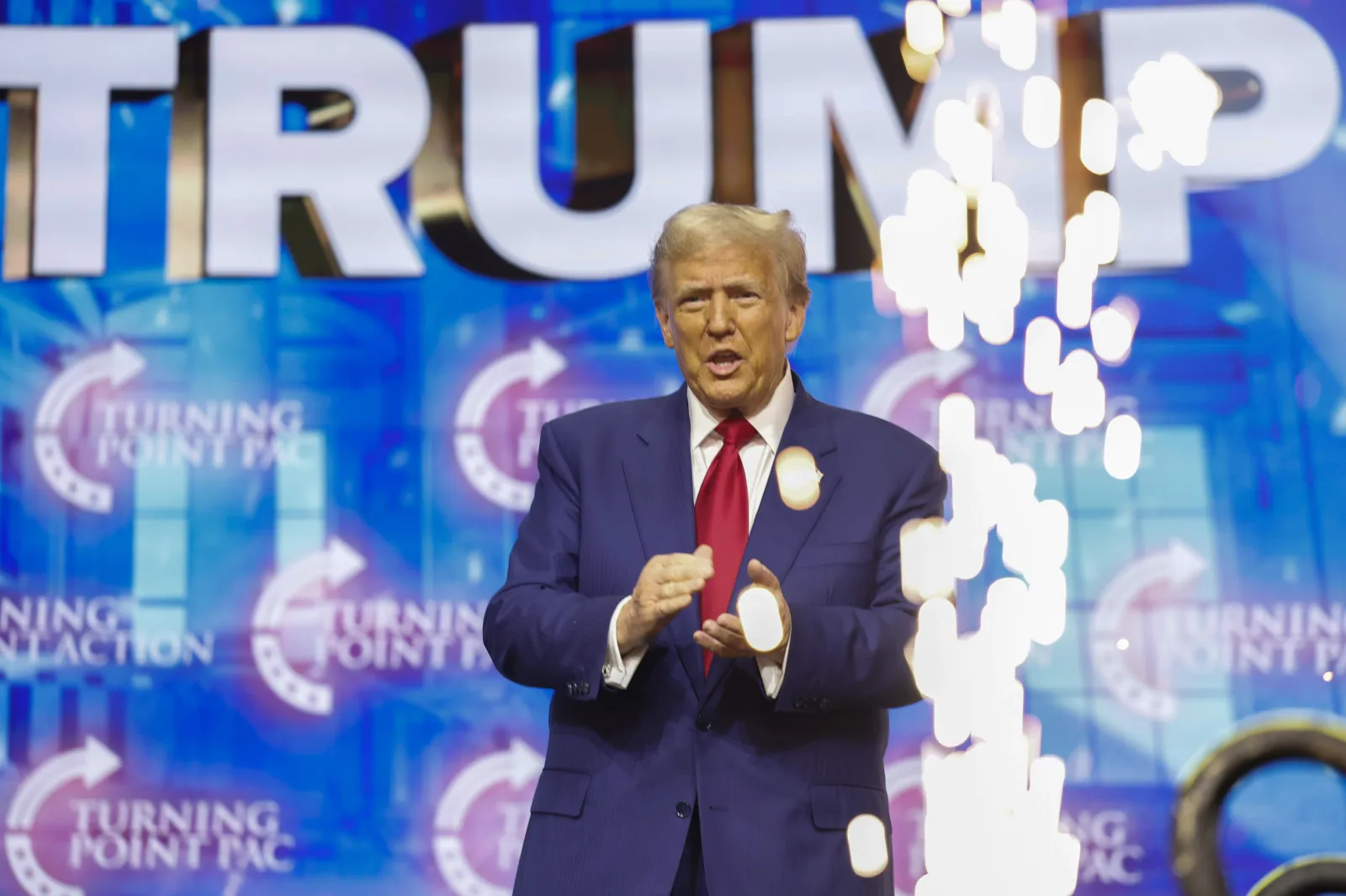 New National Poll Shows Donald Trump Hold Slim Lead - Newsweek