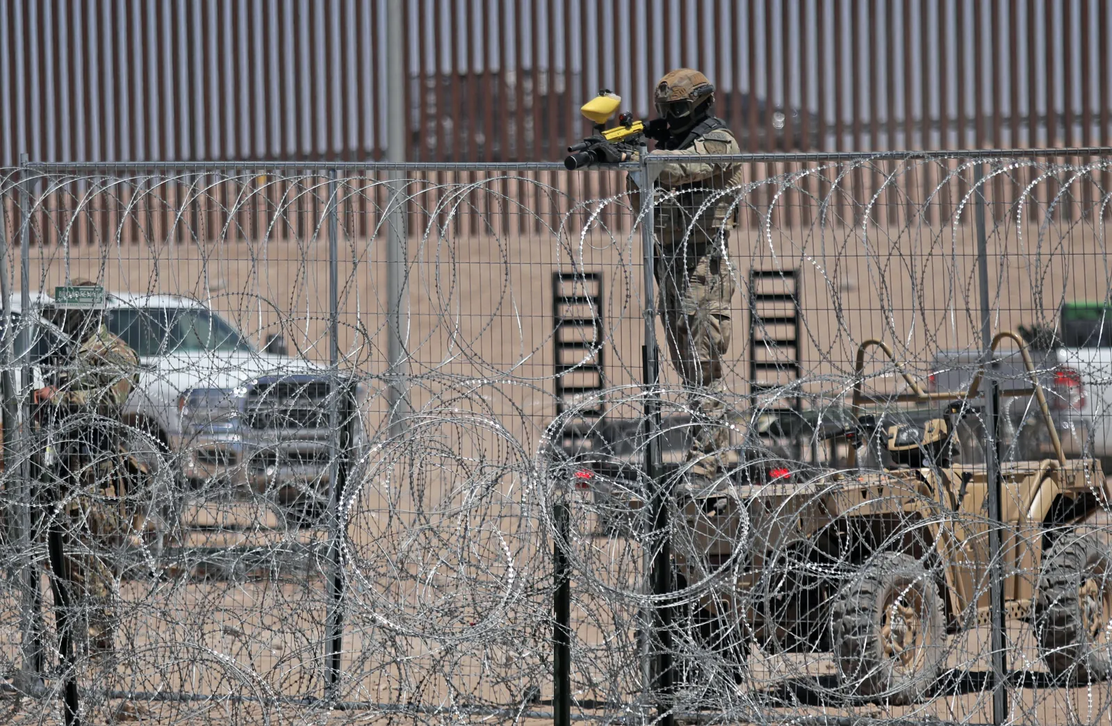 Illegal Immigration: Texas Soldiers Fire Pepper Spray at Migrants ...