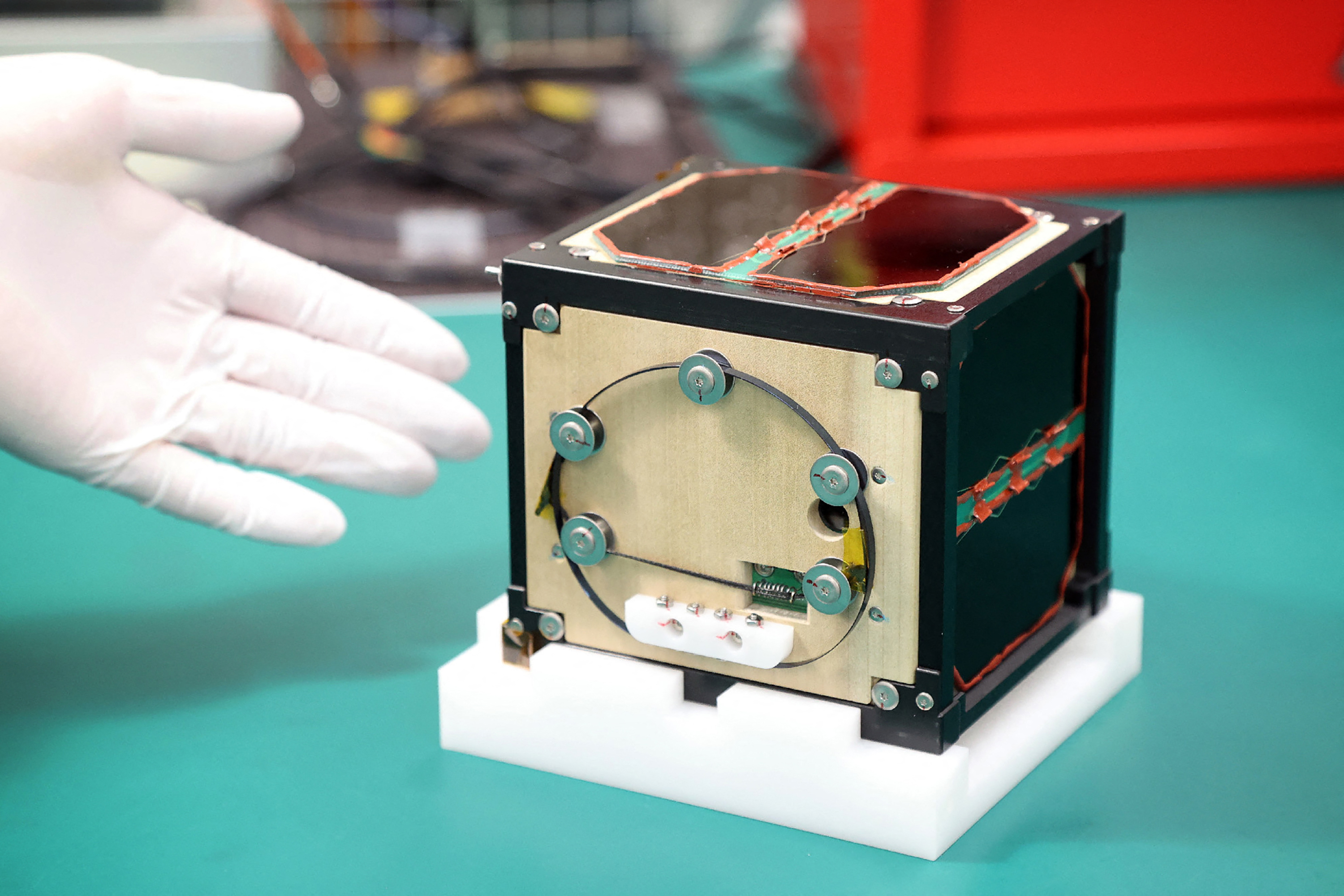 ia Satellites［カセット］ Why Japan Just Launched Lingosat, the World's First Wooden
