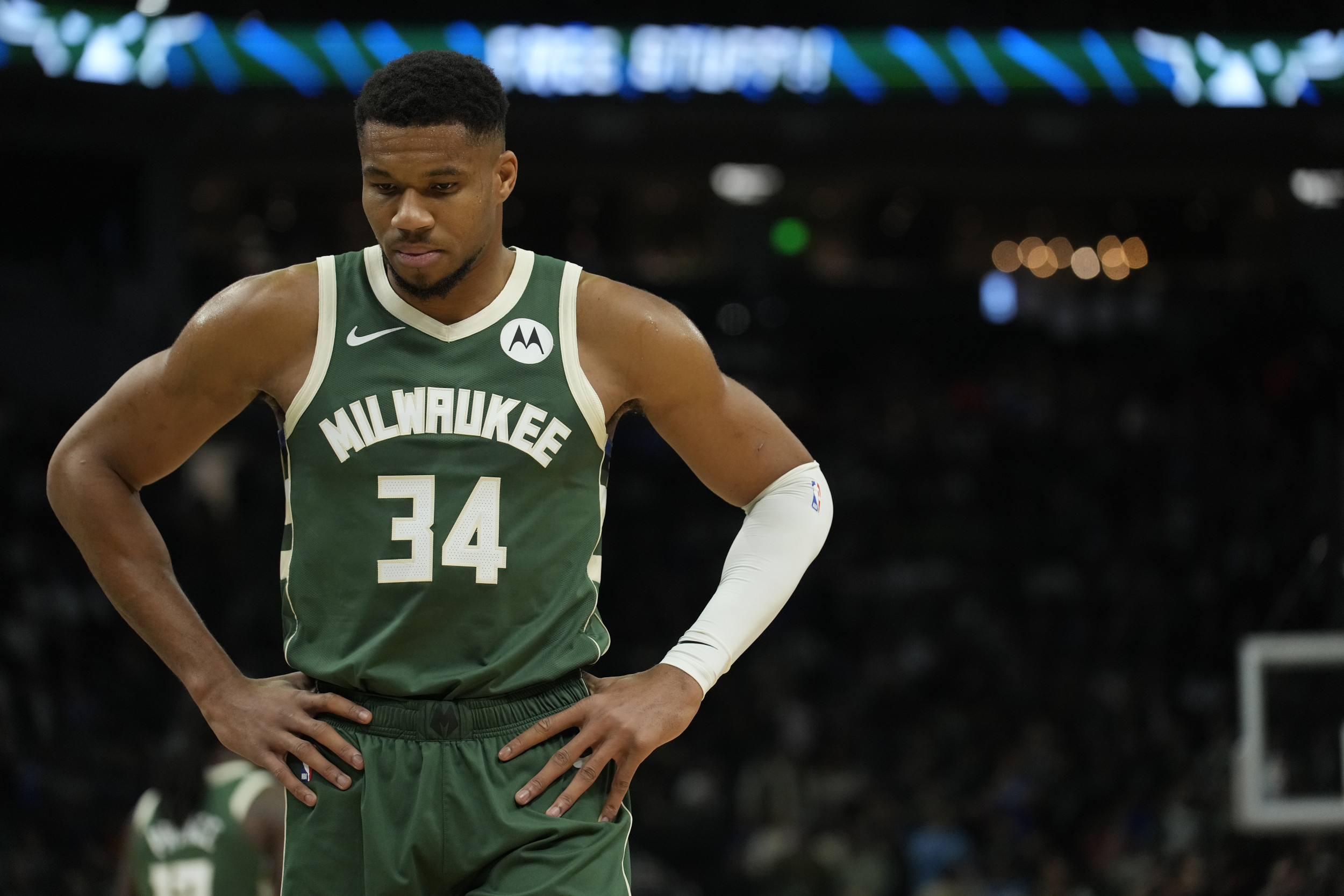 2517174-giannis-antetokounmpo.