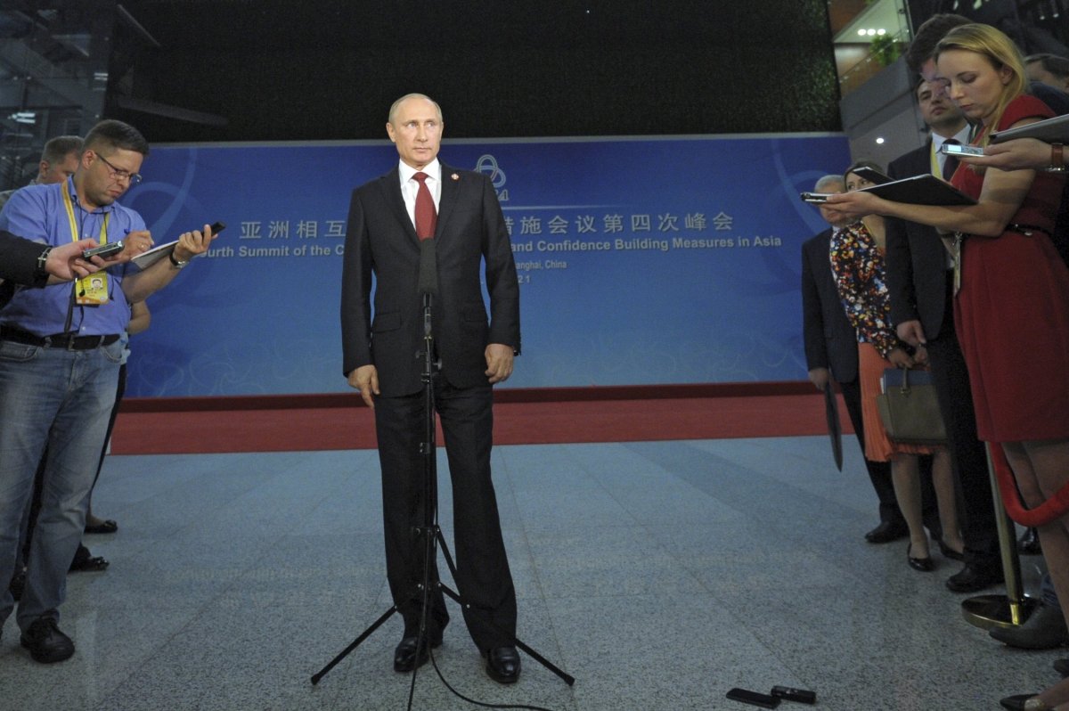 As Putin Looks East, China And Russia Sign $400-Billion Gas Deal - Newsweek