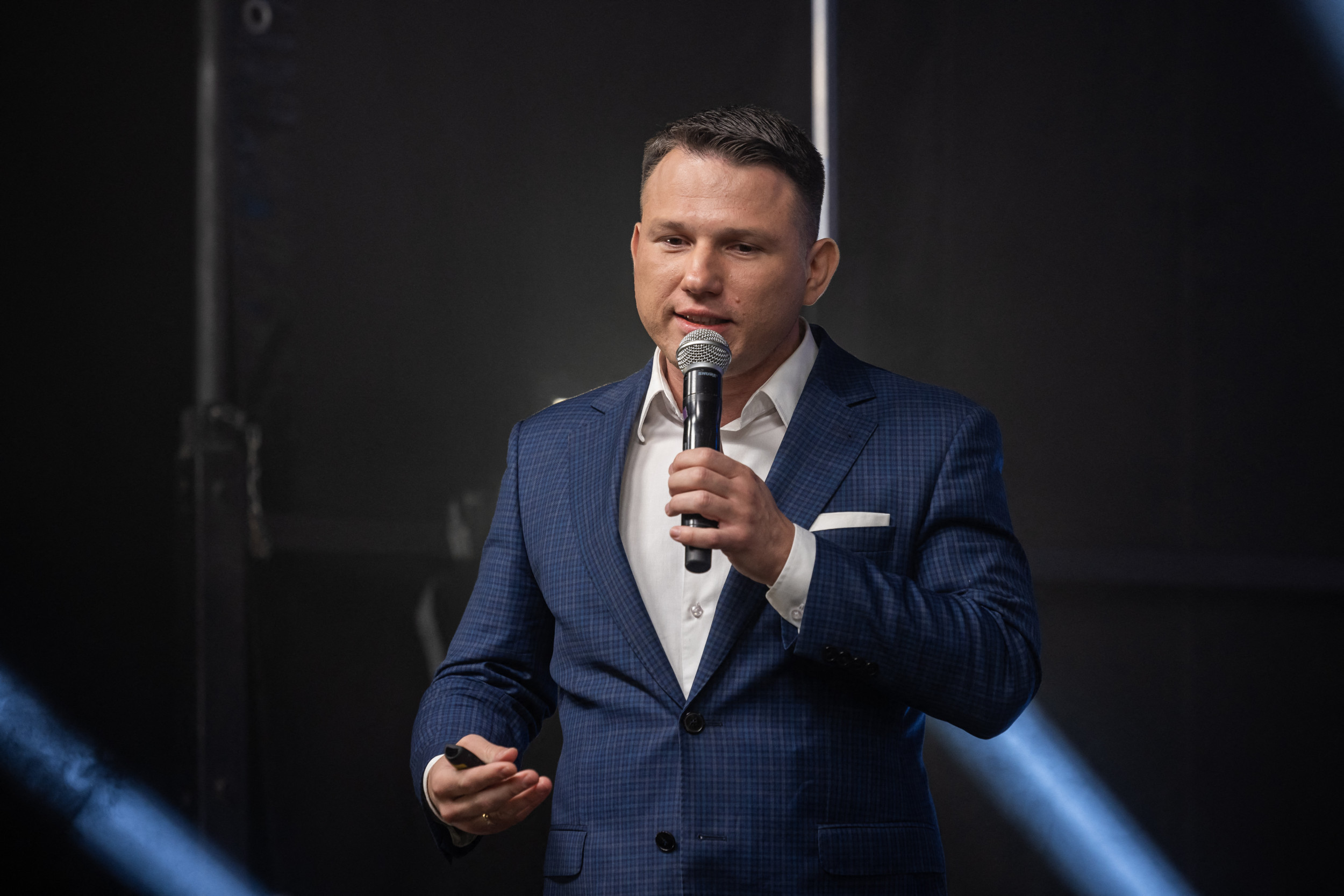 Polish Presidential Candidate Promises To Adopt Bitcoin if He Wins Election  - Newsweek