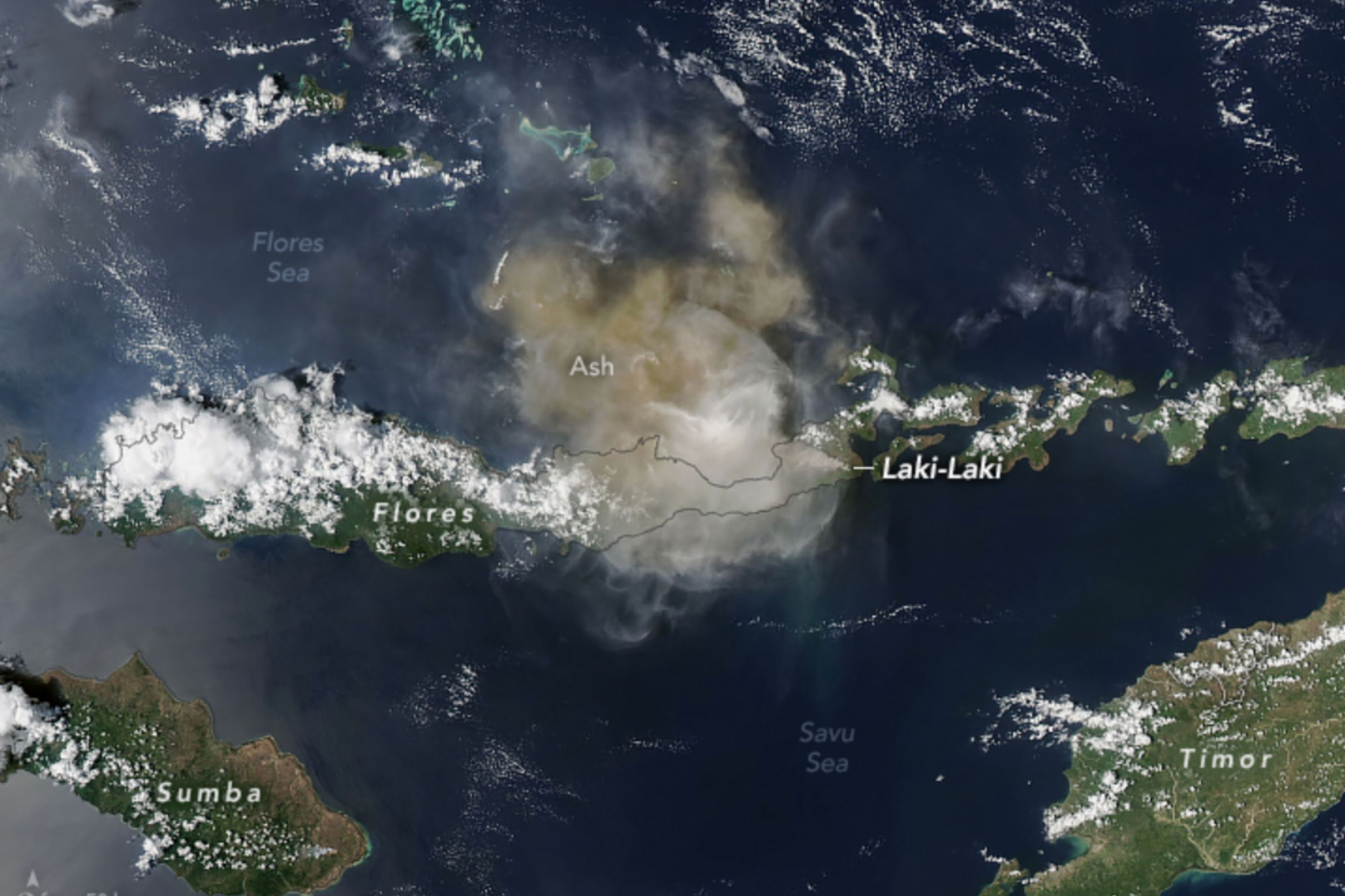 NASA Images Show Ash Pouring From Indonesia Volcano After Decades of Calm -  Newsweek, image size:3000x2000