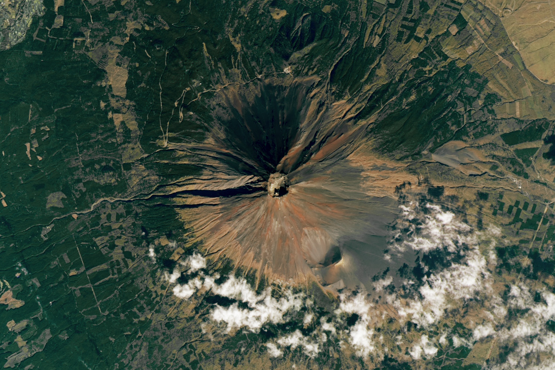 Mount Fuji Seen Without Snow After Record-Breaking October - Newsweek