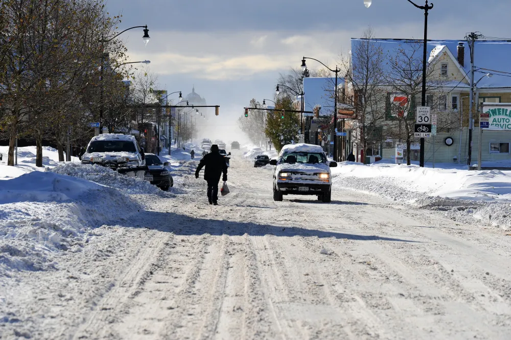 Winter Weather Warnings in 15 States As 4 Feet of Snow To Hit - Newsweek