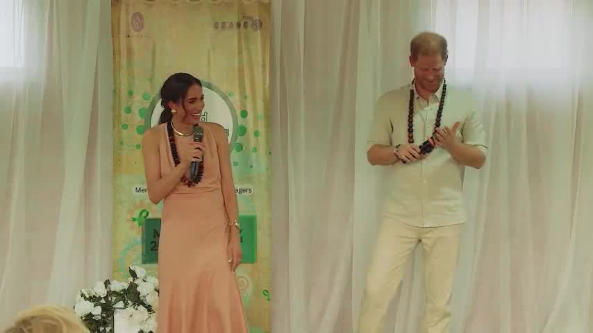 Prince Harry and Meghan Holiday Card Sparks Reactions - Newsweek