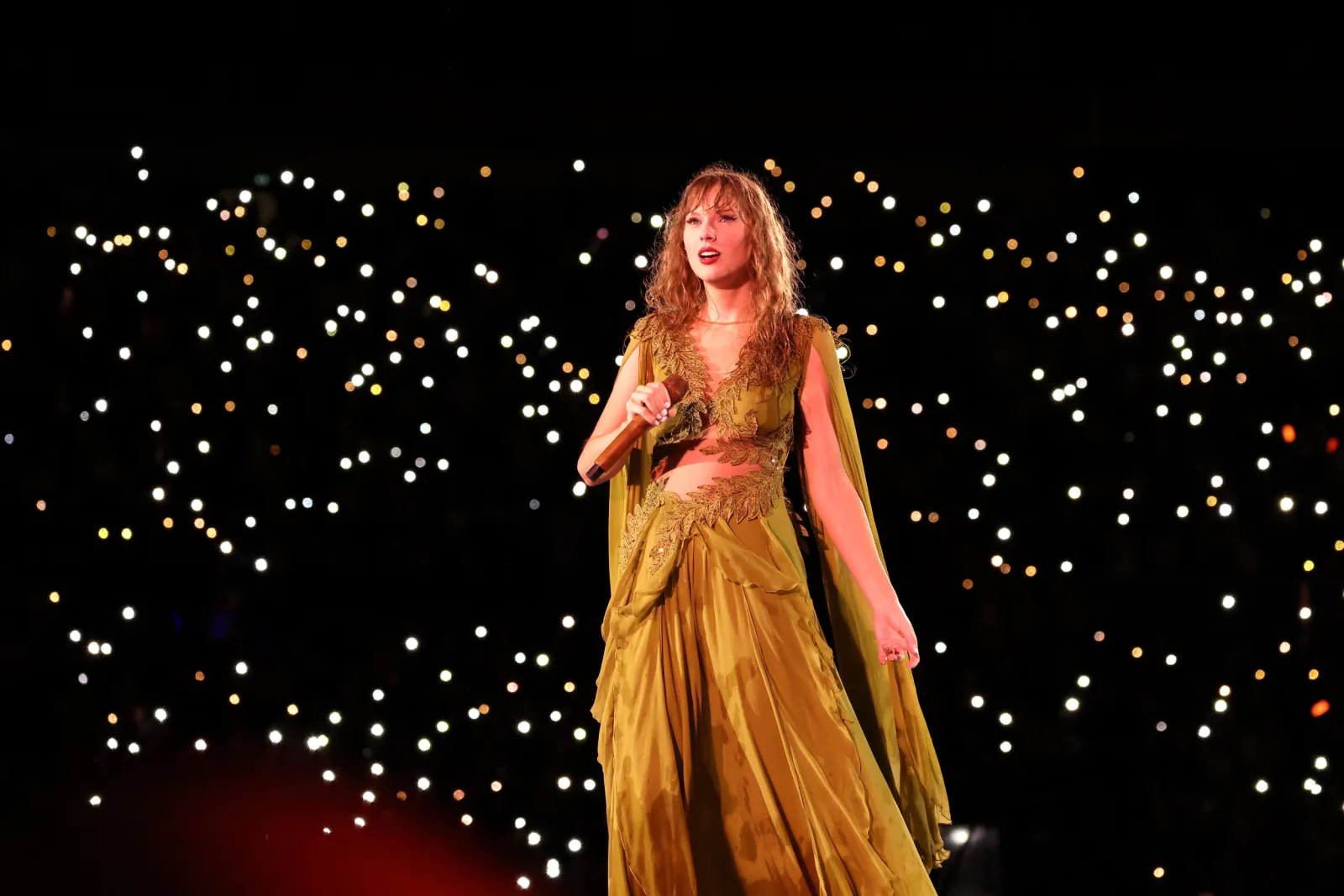 Taylor Swift Eras Tour: Piano Malfunctions During Rain Show in Lyon -  Newsweek