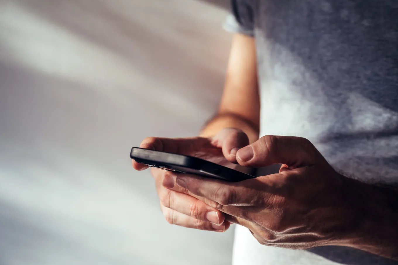 Here's Why iPhone Owners Should Stop Texting Android Users Amid FBI ...