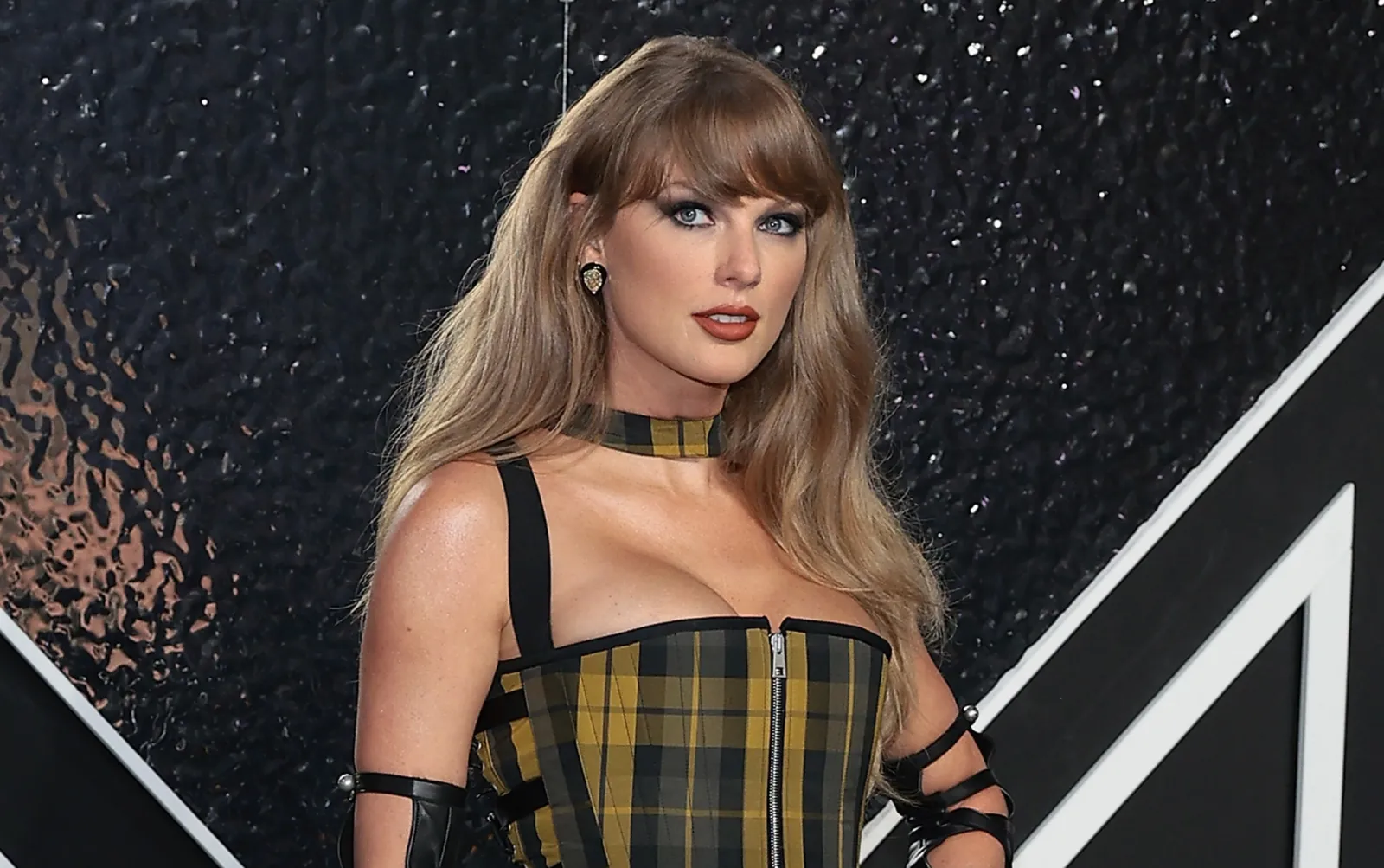 Taylor Swift's Net Worth: How Much Has the Singer Made From the Eras Tour? - Newsweek Taylor Swift's Net Worth: How Much Has the Singer Made From the Eras Tour? - Newsweek