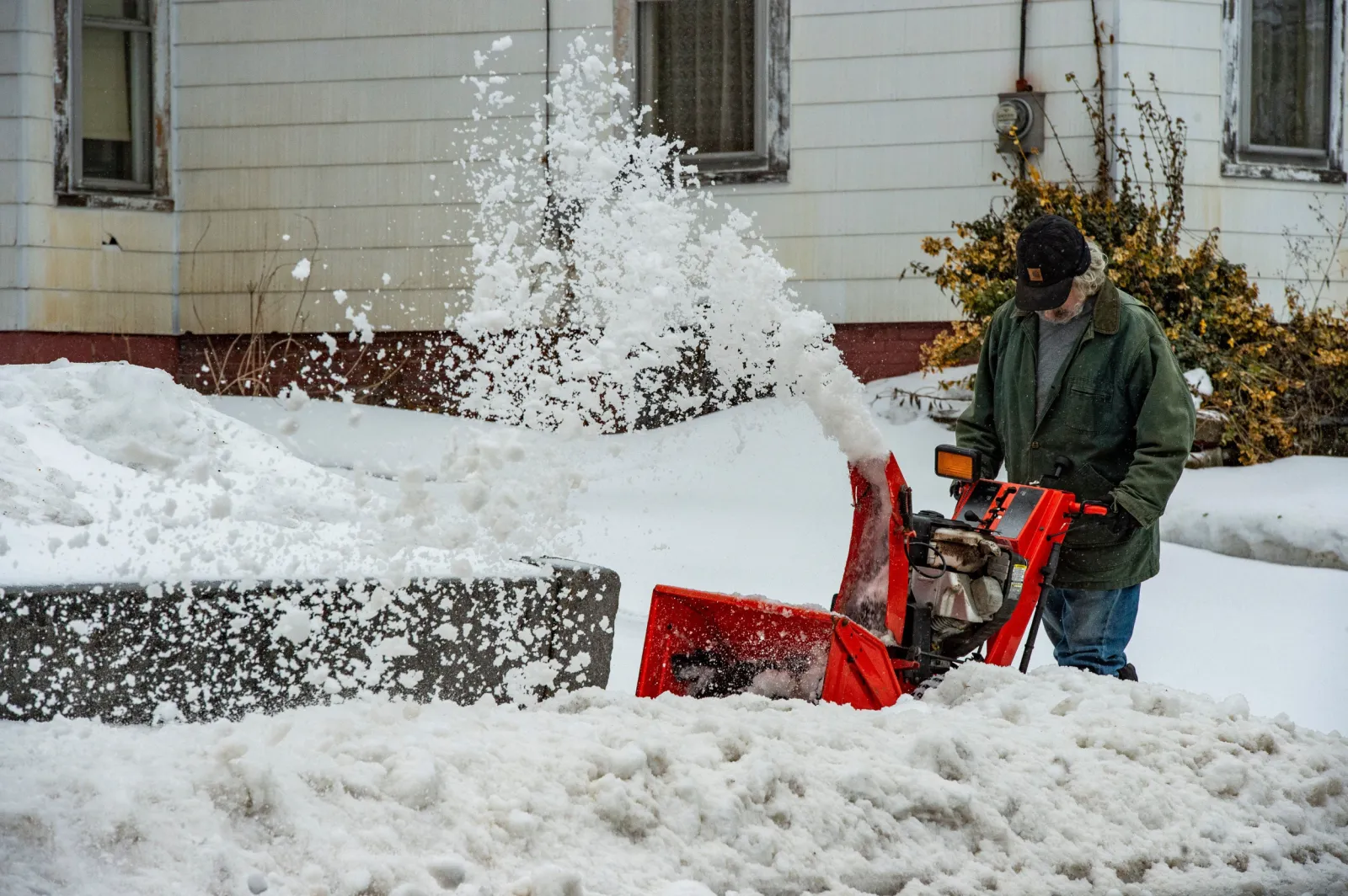 Winter Weather Warnings in 13 States As 10 Inches of Snow To Hit - Newsweek
