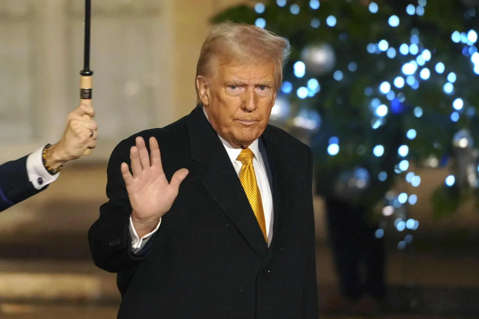 Donald Trump to Ring New York Stock Exchange Bell for First Time - Newsweek